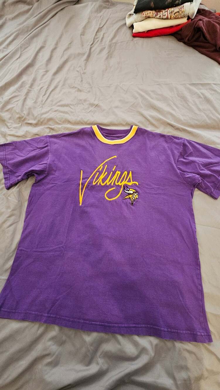 Vintage 90s Legends Athletic Minnesota Vikings NFL Script Logo T-Shirt Purple XL